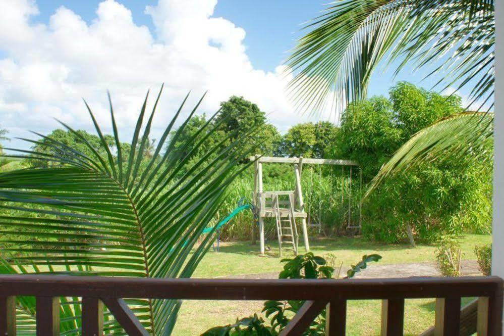 ホテル Au Jardin De Beausejour Capesterre エクステリア 写真